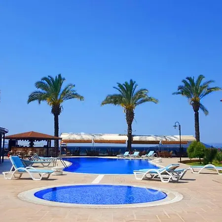 Sunset Beach Club Neptune 8 *